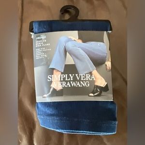 NWT SIMPLY VERA VERA WANG SHAPING DENIM KICK FLARE